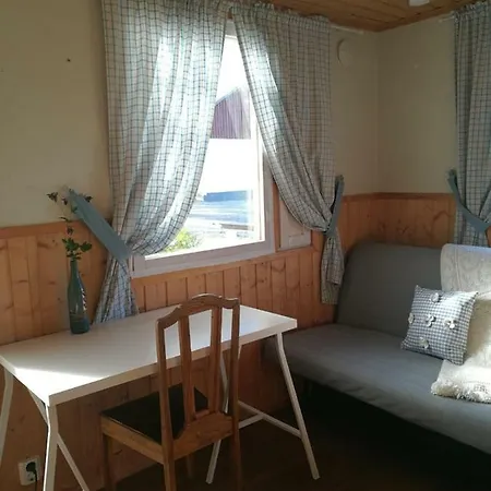 לינה וארוחת בוקר Mustijoki 3*